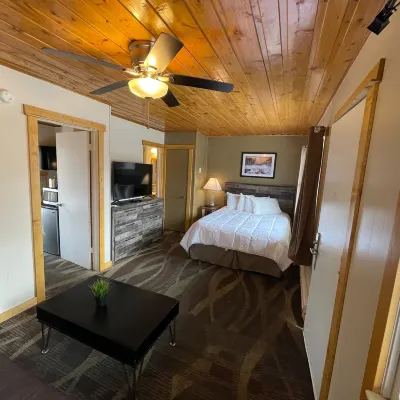 Estes Mountain Inn Hotels near Gem Lake Trail