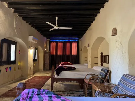 ZAD El Mosafer Guest House Отели в г. Qaroun