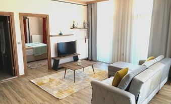 Khall Suite's