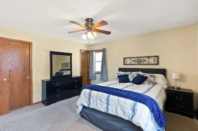 Beautiful home minutes from downtown! Hotels near Des Moines International Airport