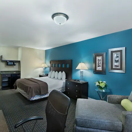 Oxford Suites Silverdale