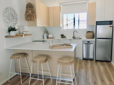 Calm and coastal self contained unit in the heart of Merewether