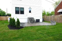 Beautiful new home - mins away from Washington DC The View of DC 주변 호텔