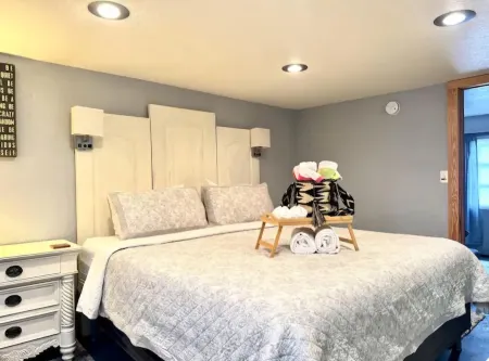 Outerbanks Private Suite Kdhshort Walk to Beach/Sound Sunsets Centrally Located