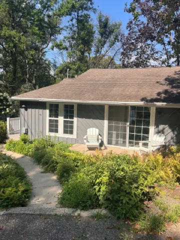 Comfy West Lake Getaway Loft
