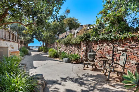 Ocean View and Gourmet Kitchen - Breathtaking Coastal Haven