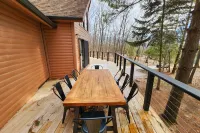 Stunning Haven - Modern Kitchen, Great Room, Spacious Deck Hotels in Friendship Township