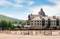 Private Balcony and Ergonomic Workspace - Stunning Mountain Vista