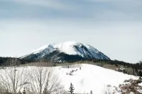 Chic Silverthorne Condo with Rocky MTN Vista Views Hotels in Silverthorne