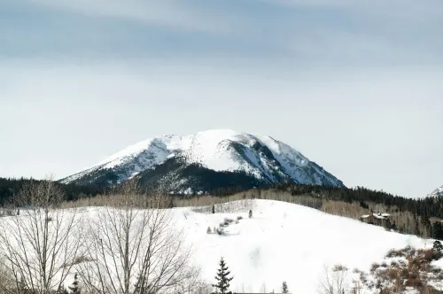 Mountain Views and Cozy Comfort - Stunning Silverthorne Retreat