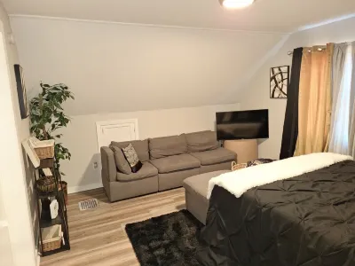 St. Paul Fry Street Tower #3 Các khách sạn gần Macalester College