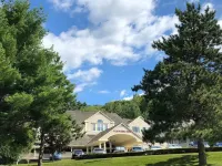 Stunning Views and Year-Round Amenities - Gorgeous Mountain Haven
