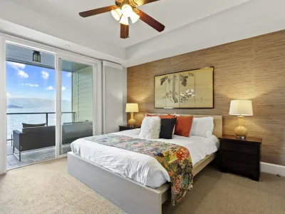 Heated Outdoor Pool and Private Beach - Charming Lakefront Haven