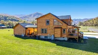 Meadow Breeze/360-Degree Mountain Landscapes/Fire Pit - Twin Cabin
