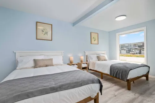 Kitchenette and Outdoor Patio Area - Charming Coastal Retreat Hotel a Garibaldi