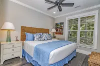 Screened Porch and Dual Golf Carts - Stunning Golf Course Haven