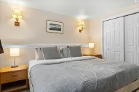 Scenic Mountain Views and Cozy Wood Stove - Charming Slopeside Getaway Hotels in Killington