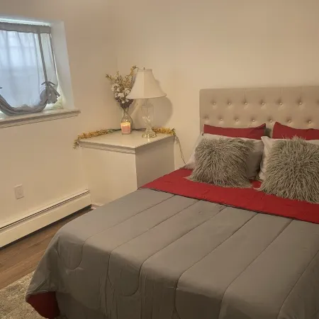 Lovely Cozy 2 Bedroom Apartment