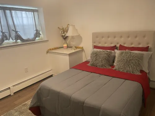 Lovely Cozy 2 Bedroom Apartment