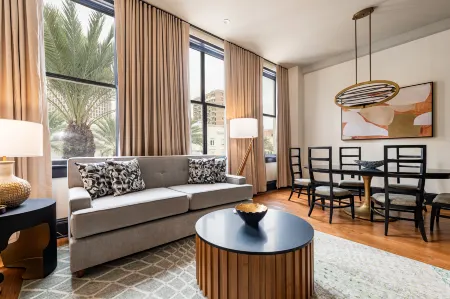 4BR Conjoined Group Unit on Canal Street | The Mayfair