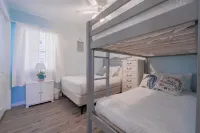 Family Friendly Bayside Condo With Pool And Fishing Pier