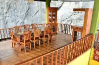 Deer Point Hotel Kandy Hotels in Sirimalwatta