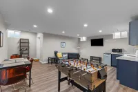 Uptown Elegant Escape | JZ Vacation Rentals - balcony