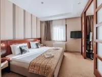 Apartments Del Mar Hotels in Petrovac