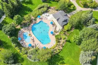 Historic Snowbridge Townhomes - Pools