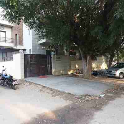 OYO 24624 Kaycee Residency Hotel Exterior