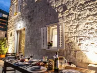 Townhouse Lucia Hotele w: Trogir