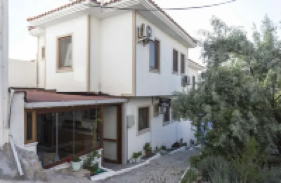 博茲賈阿達維蒂斯酒店