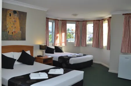 Meadowbrook Hotel Brisbane Отели в г. Корнубия