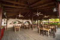 Splash Inn Dive Resort & Villas Hotels in West End