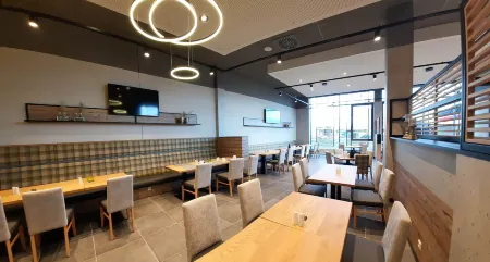 Kedi Hotel Papenburg Отели в г. Папенбург