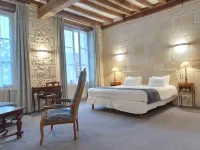 Hôtel Grand Monarque Hotels in Cheille