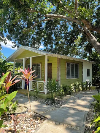 Bak A Yaad Отели в г. Запад Энд