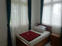 Villa Private Puncak - parking