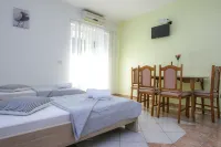 Lucky Luke Pool Apartments Hotels in Novalja