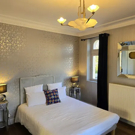 Le Castel Guesthouse