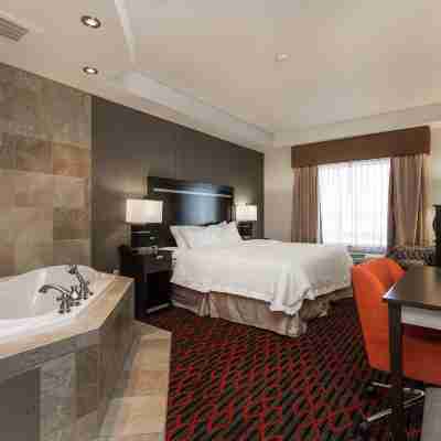 Hampton Inn & Suites by Hilton Lethbridge Rooms