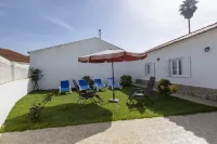 White House by AcasaDasCasas Hotels near CASAL Da Mariola De Cima