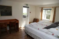 Old Cottage - Reynivellir II