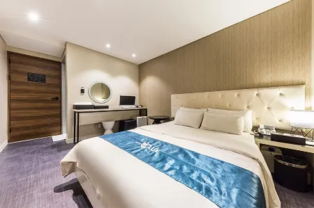 โรงแรมเดอะบลู ชอนโฮ