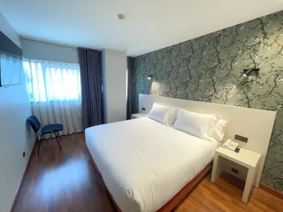 Hotel San Fermín Pamplona Отели рядом с достопримечательностью «Arvena»