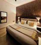 Shri Krishna Divine Dham Hotels in Isapur Khadar