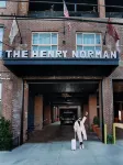 Henry Norman Hotel