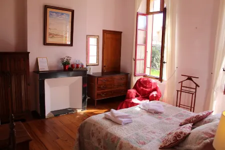 Maison Prades Chambre d'Hôtes Отели в г. Ригарда