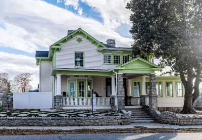 The Historic Magnolia House Hotel a Gilmer