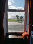 Mourne Mountain Art Apartments - Ocean View